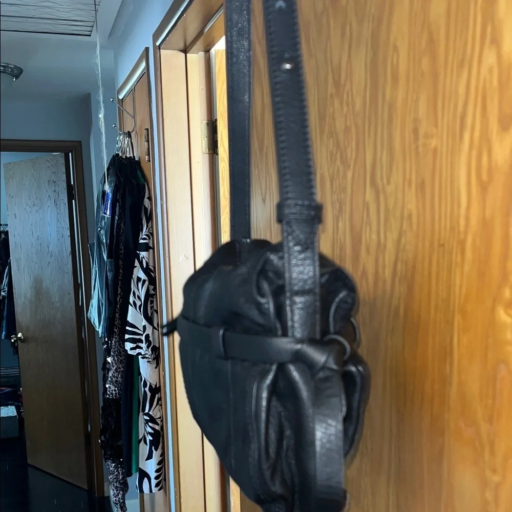 Liebeskind Fremont Crossbody Bag Liebeskind. Black Leather